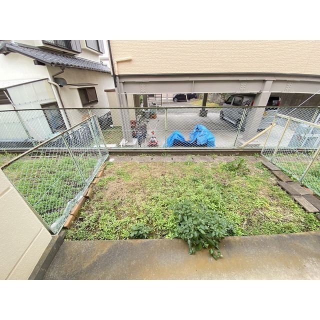 1F バルコニー 庭