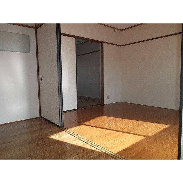☆日当たり良好なＤＫ6帖と洋室6帖☆