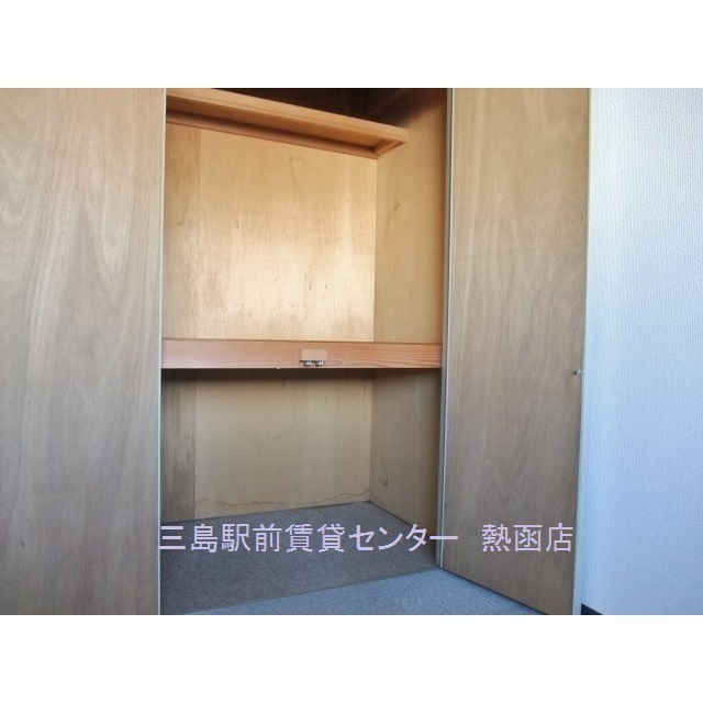 洋室4.7帖・押入