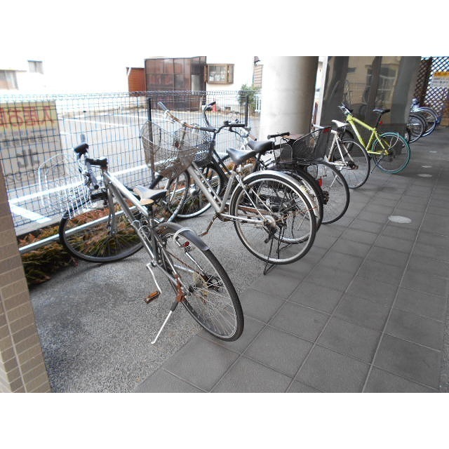 ☆停めやすい敷地内駐輪場☆