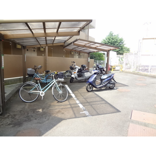 駐輪場　バイク駐輪可