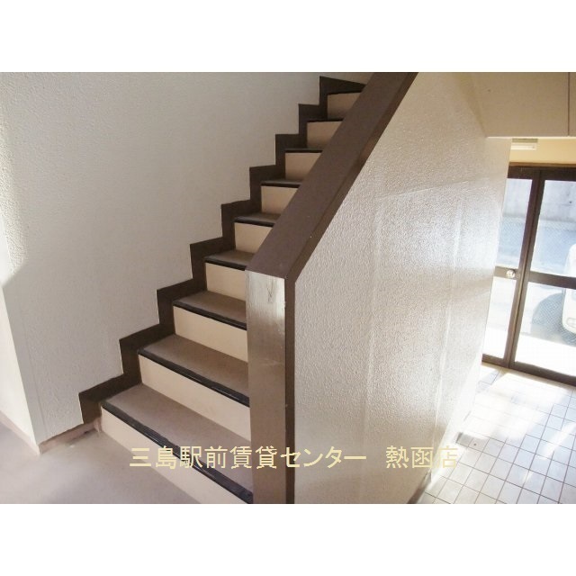 共用階段