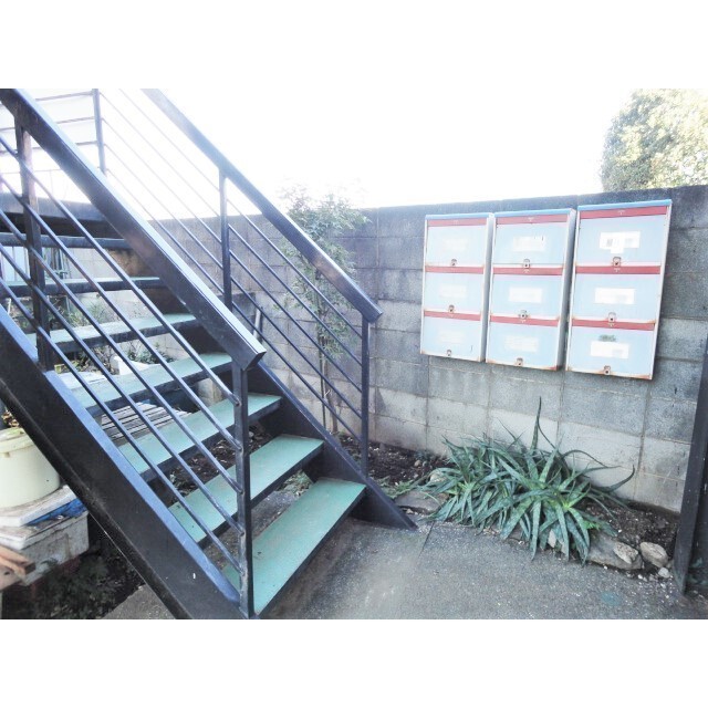 共用階段と集合ポスト