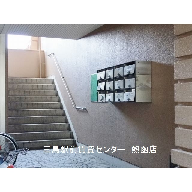 共用階段と集合ポスト