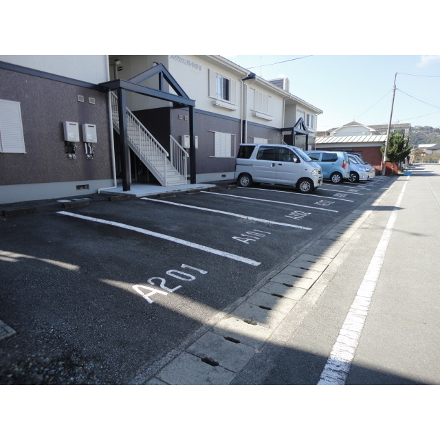 建物北側 駐車スペース