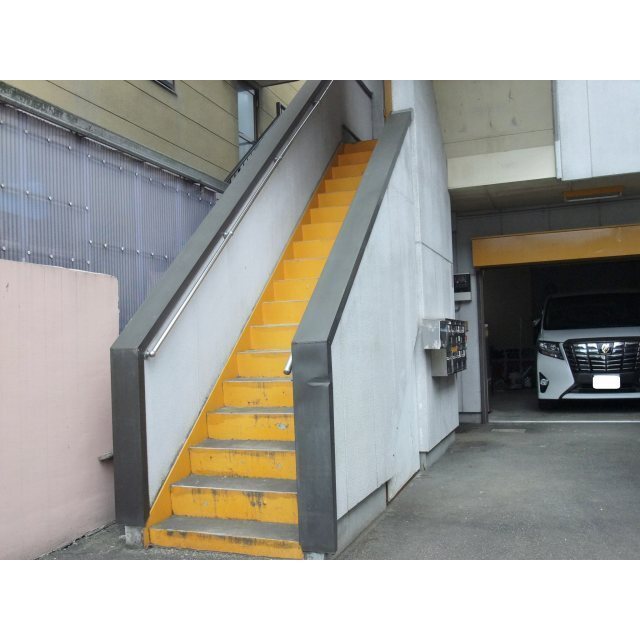 共用階段