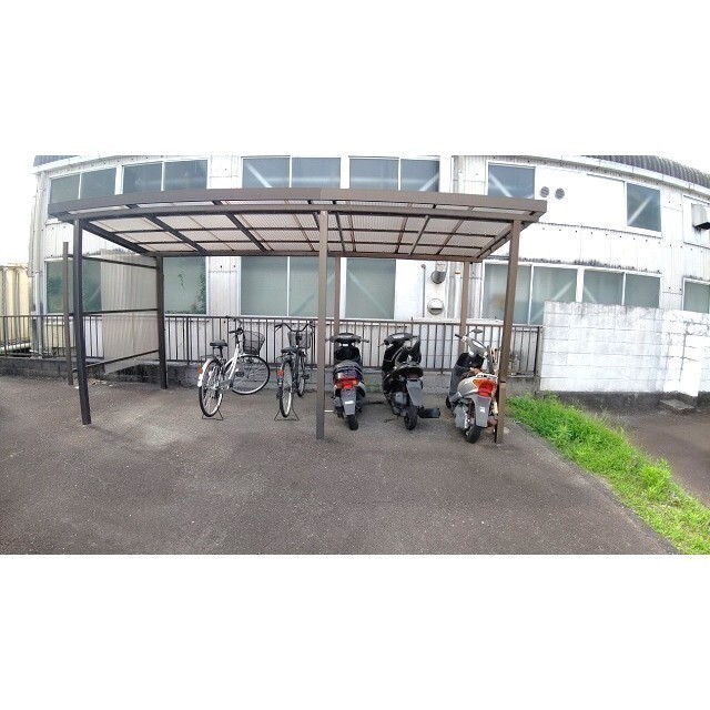 駐輪場（東側）