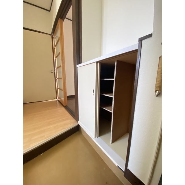 シューズボックス