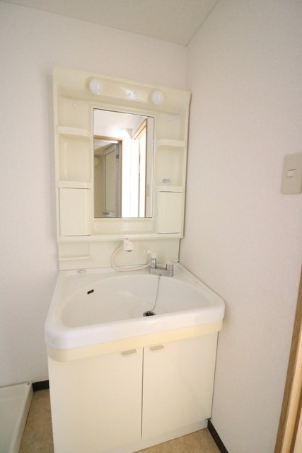 写真は同タイプ部屋