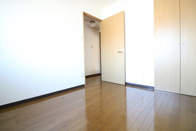 写真は同タイプ部屋