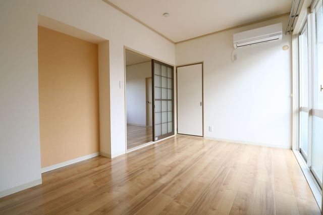 バルコニー側洋室エアコンあり