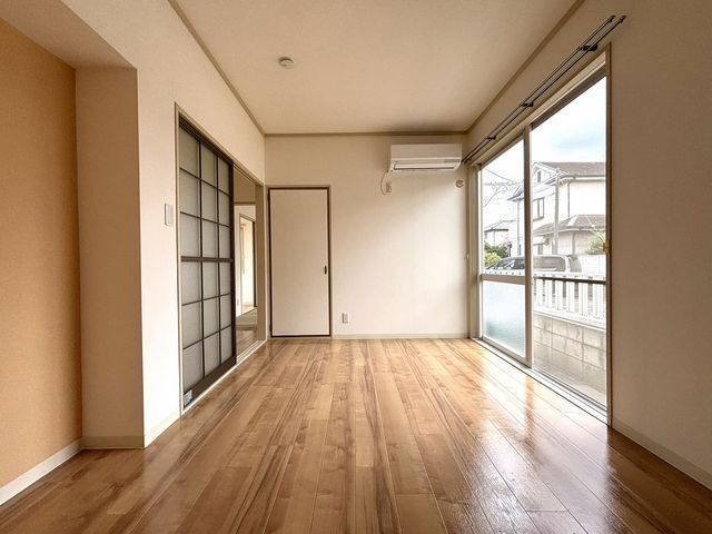 ﾊﾞﾙｺﾆｰ側洋室ｴｱｺﾝあり