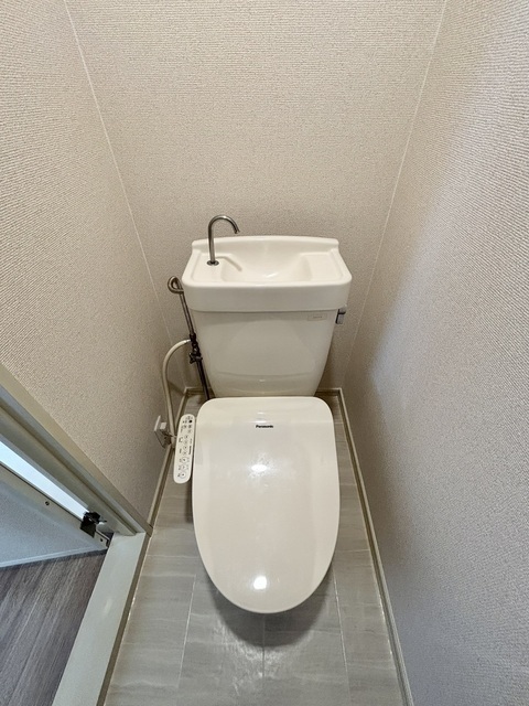 温水洗浄機能付便座