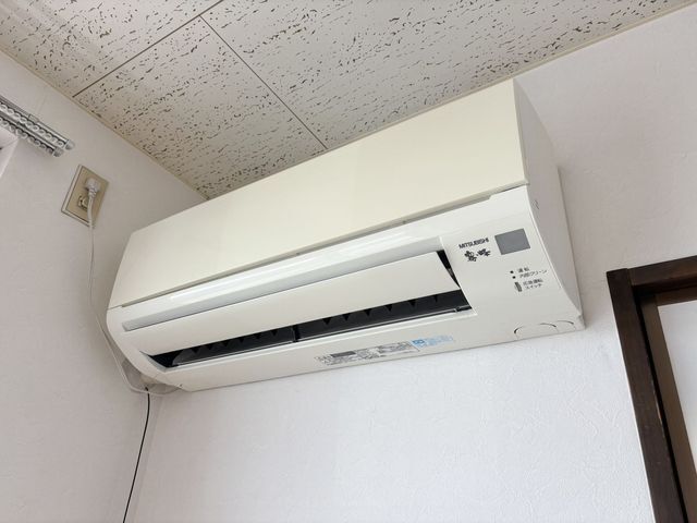 バルコニー側洋室