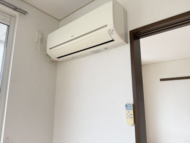 バルコニー側エアコンあり