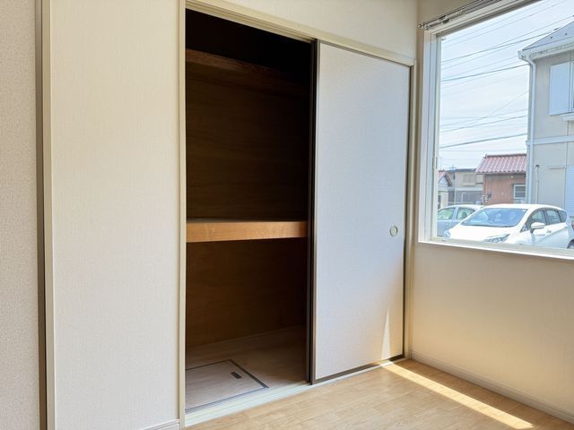 洋室8.6帖(収納)