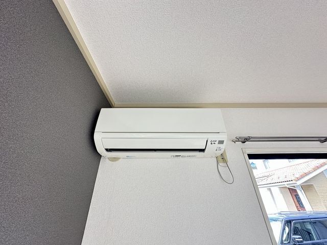 バルコニー側洋室