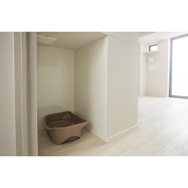 換気扇付き猫トイレスペース（202号室で撮影・小物はオプション）