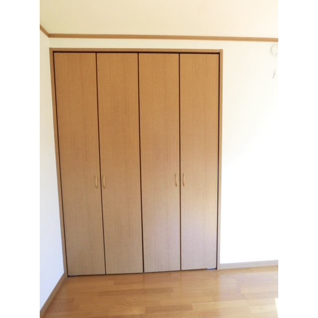 ☆折れ戸採用で部屋のデッドスペースを少なめに☆