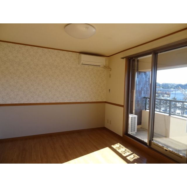 壁紙は白に変更となります