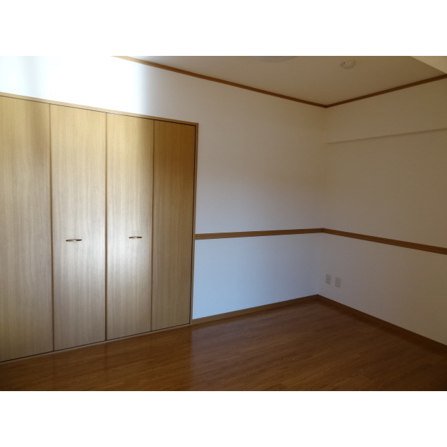 リビング横のお部屋です