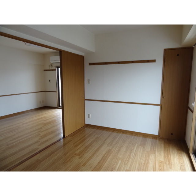 リビング横の洋間