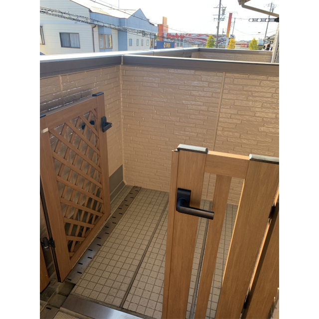 専用玄関ポーチ