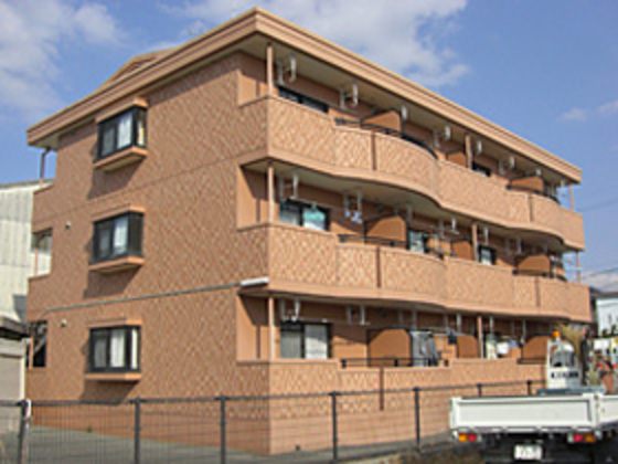 建物東側(駐車場に面しています)