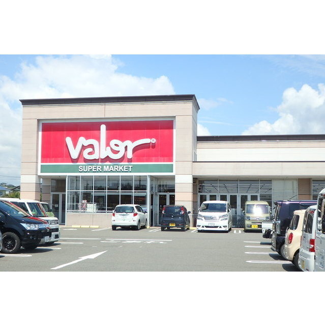 バロー静波店
