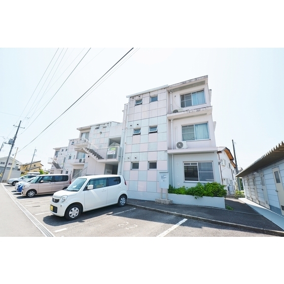 外観及び駐車場