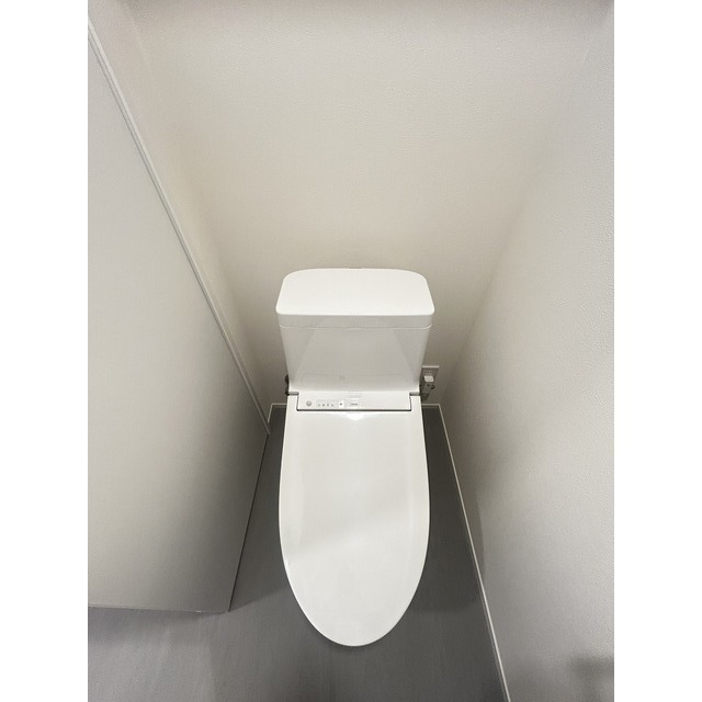 温水洗浄便座付きです。