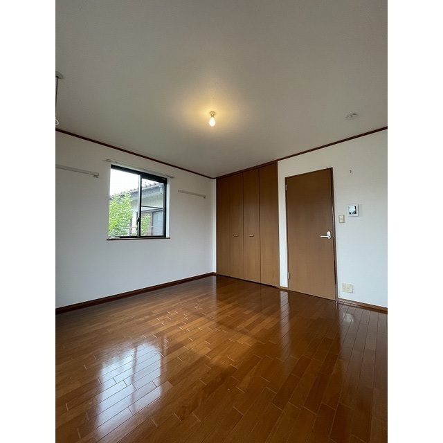 同間取の別部屋写真です。