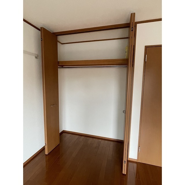 同間取の別部屋写真です。