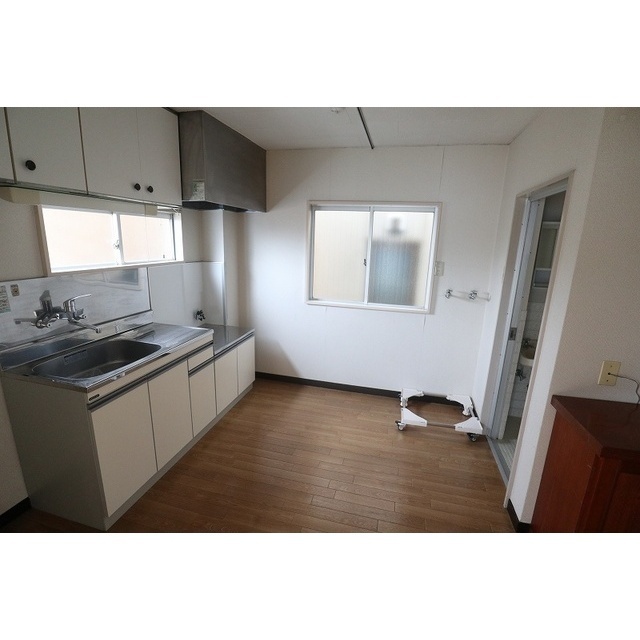 洗濯機置場は可動式なのでお掃除しやすいです。