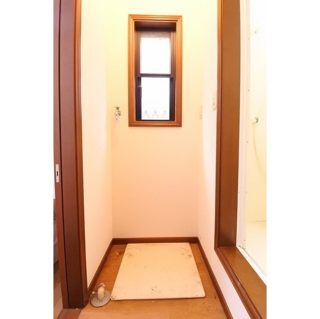 室内洗濯機置場（清掃前）