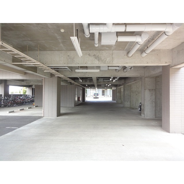 屋根有駐車場