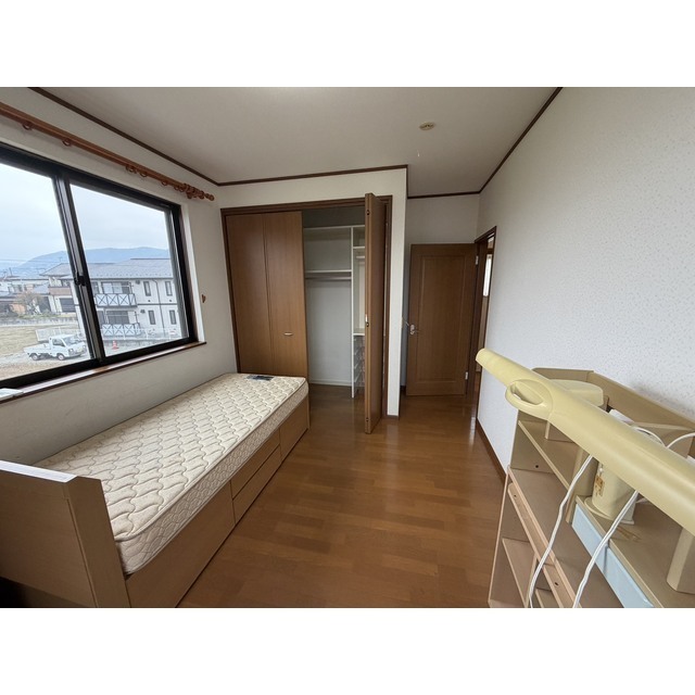 2F洋室（西側）1