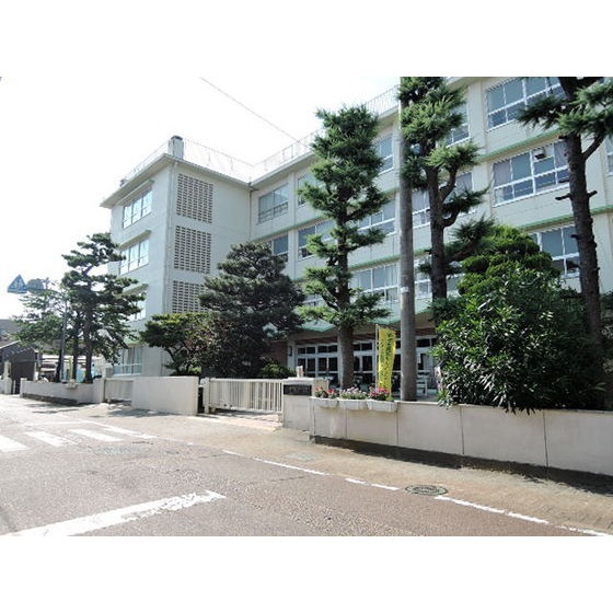 金沢市立森山町小学校