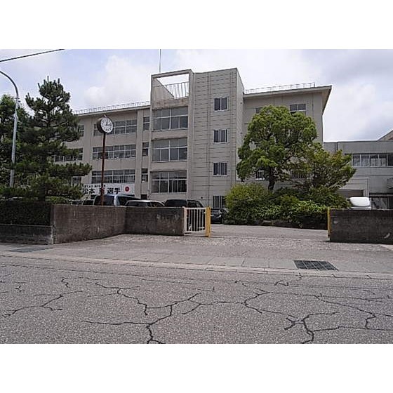 金沢市立兼六中学校