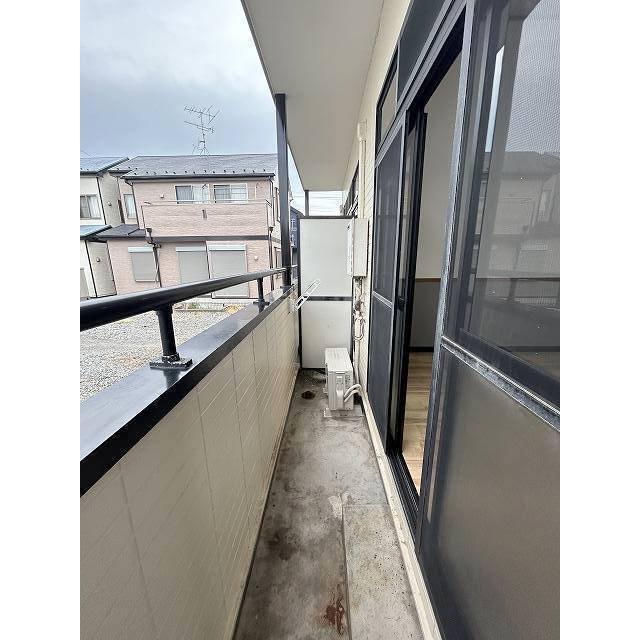 陽の当たるバルコニーです。