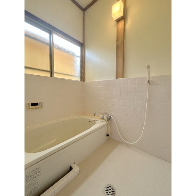 リフォーム済みのお風呂♪追い焚き機能付きです！