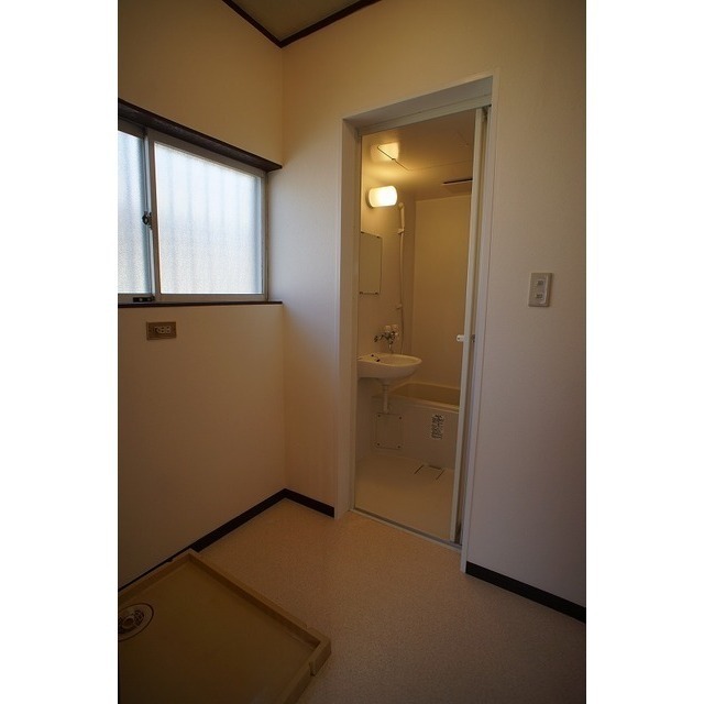 脱衣・洗濯場