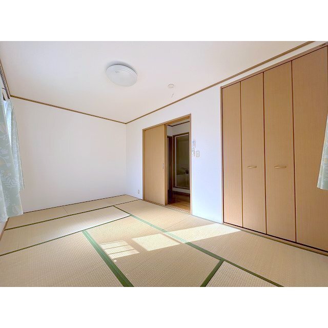 ゆったり広めの洋風和室♪