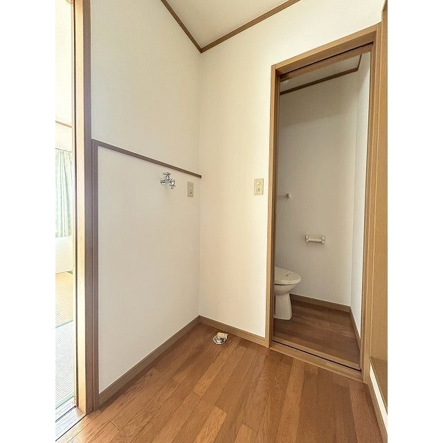 洗濯機置場は室内にあります♪