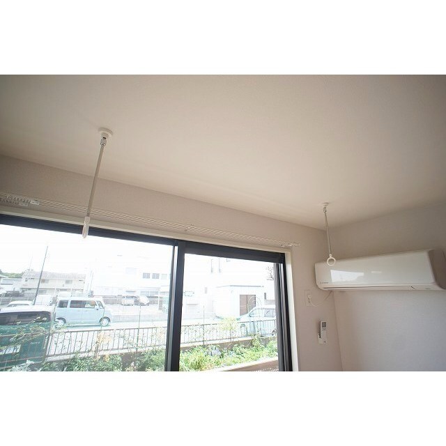 エアコンとあると便利な室内物干し機♪
