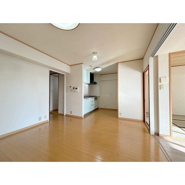 家族だんらんの広々ダイニングスペース♪