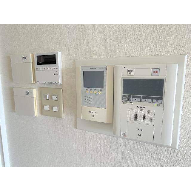 来客に室内から応対できるモニターホン♪