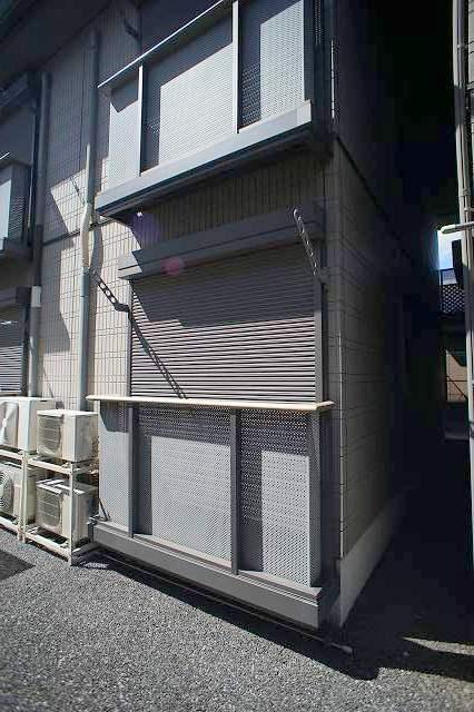 シャッター付きで安心のバルコニー。