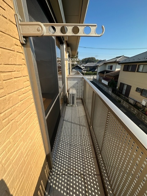 南東向きの陽当たりの良いバルコニー。