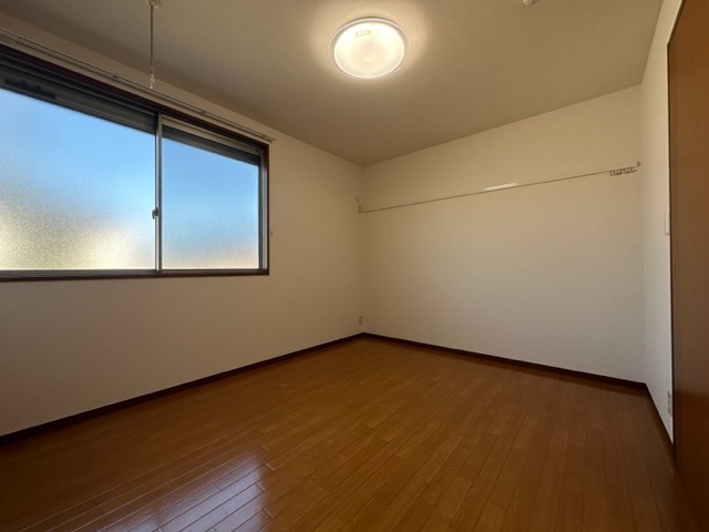 6.2帖 寝室向けの洋室。